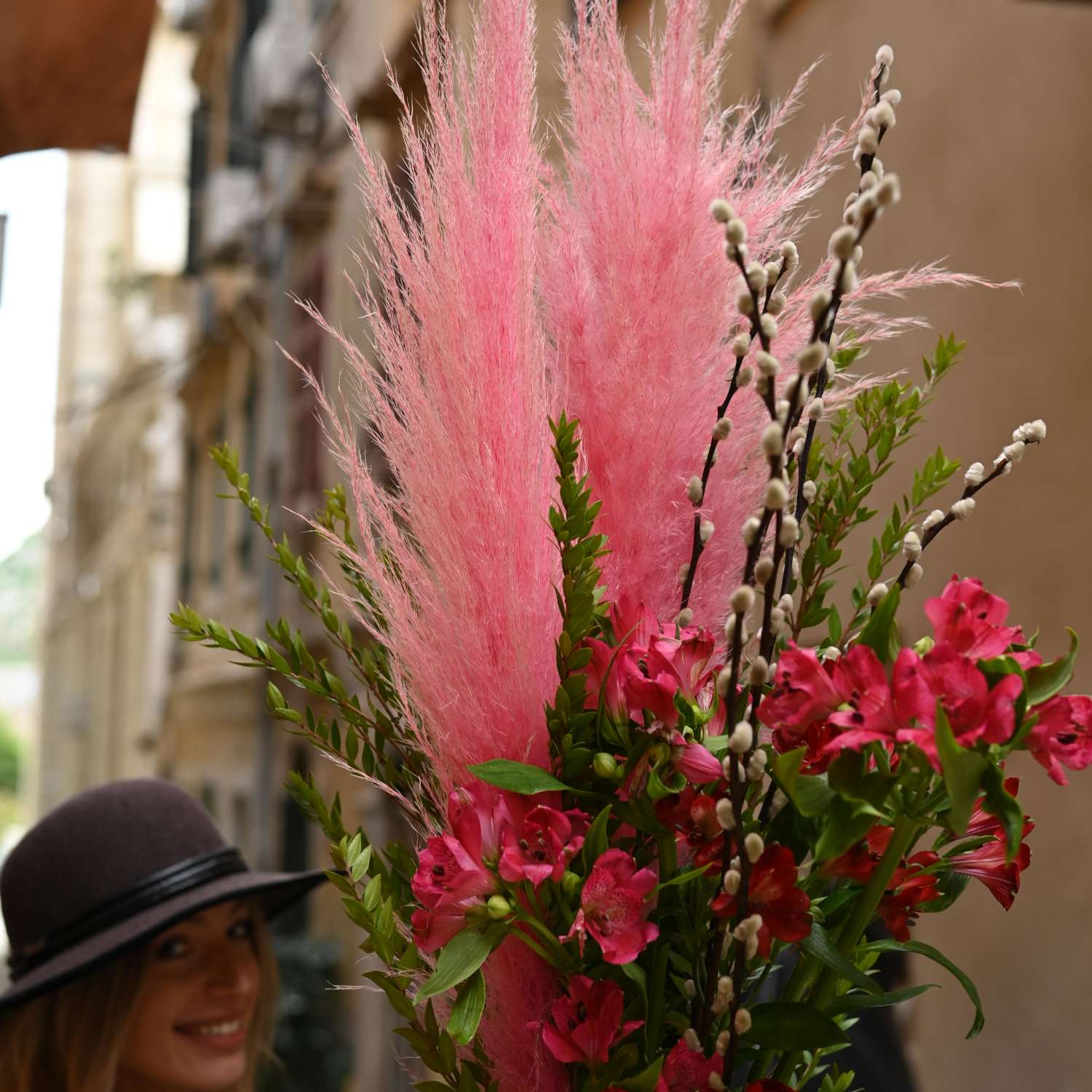 Scarlet & Rose - Image 4